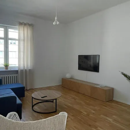 Spacious 2-room With Balcony 格丁尼亚